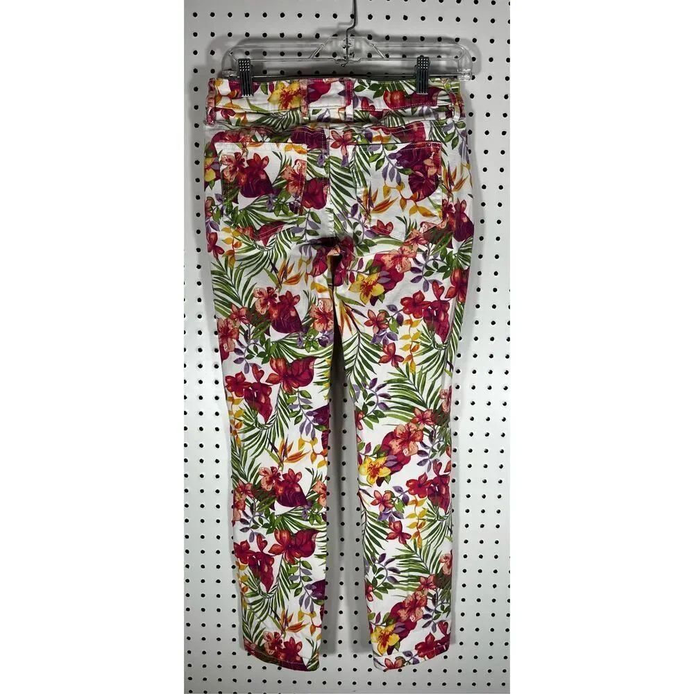 Tommy Bahama floral jeans size 26x28 - Picture 2 of 14